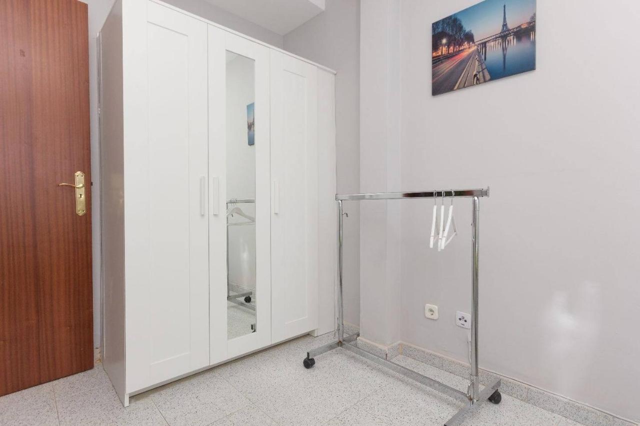 Malagaonbeach 1 - Two Bedrooms - Up To 3 People - 10 Meters Beach Екстер'єр фото