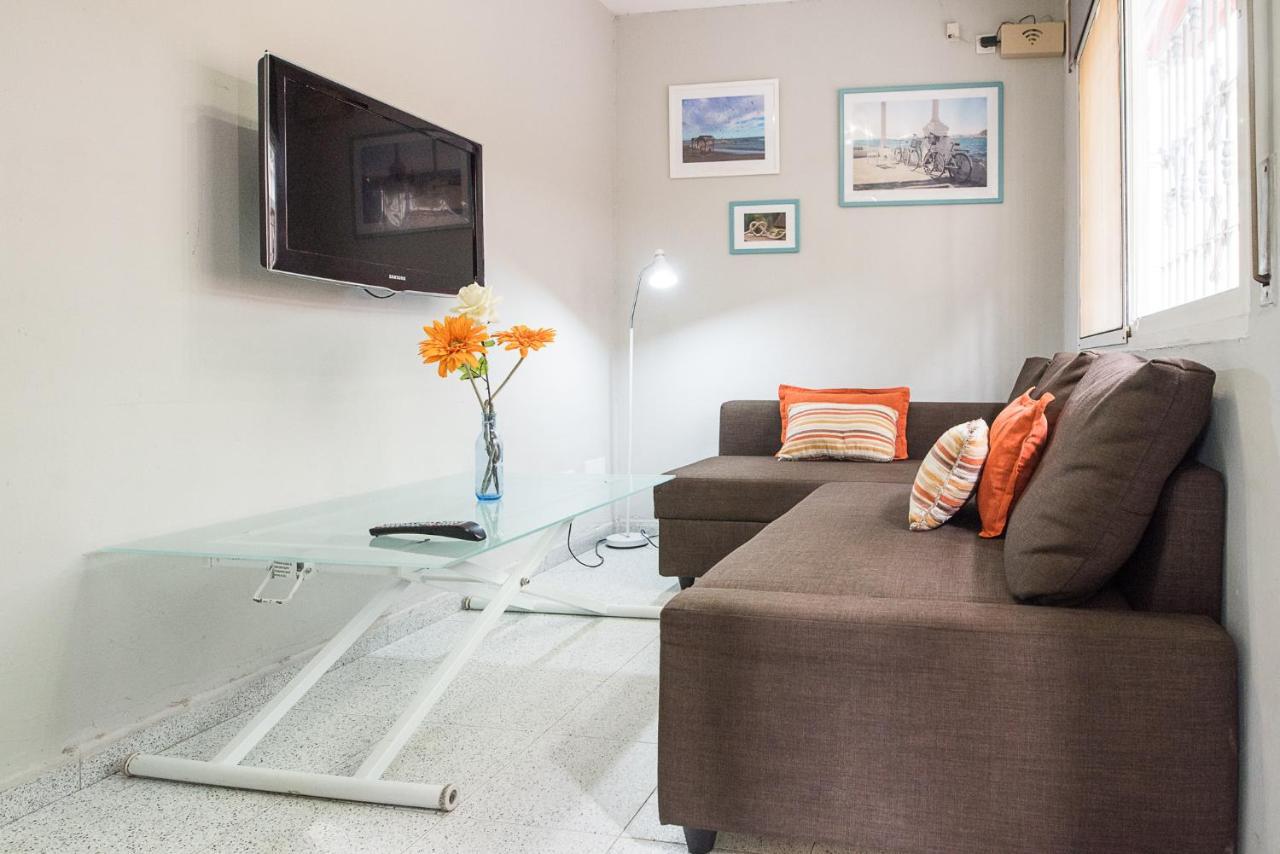 Malagaonbeach 1 - Two Bedrooms - Up To 3 People - 10 Meters Beach Екстер'єр фото
